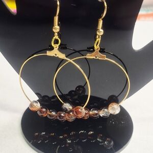 Elegant Gold and Brown Crackle Beaded Hoop Earrings